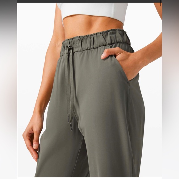 Lululemon Keep Moving Pant 7/8 High-Rise Grey Sage,Size 6 - Picture 3 of 5